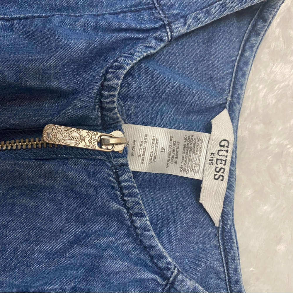 Guess - Picture 2 of 7